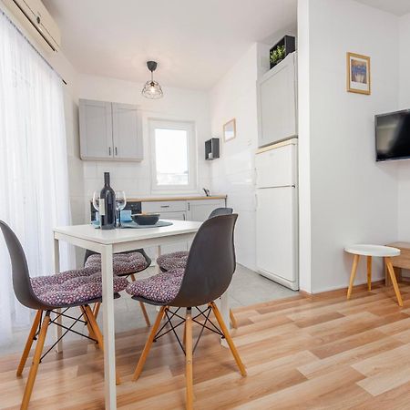 Apartman Iva ノヴァリャ エクステリア 写真