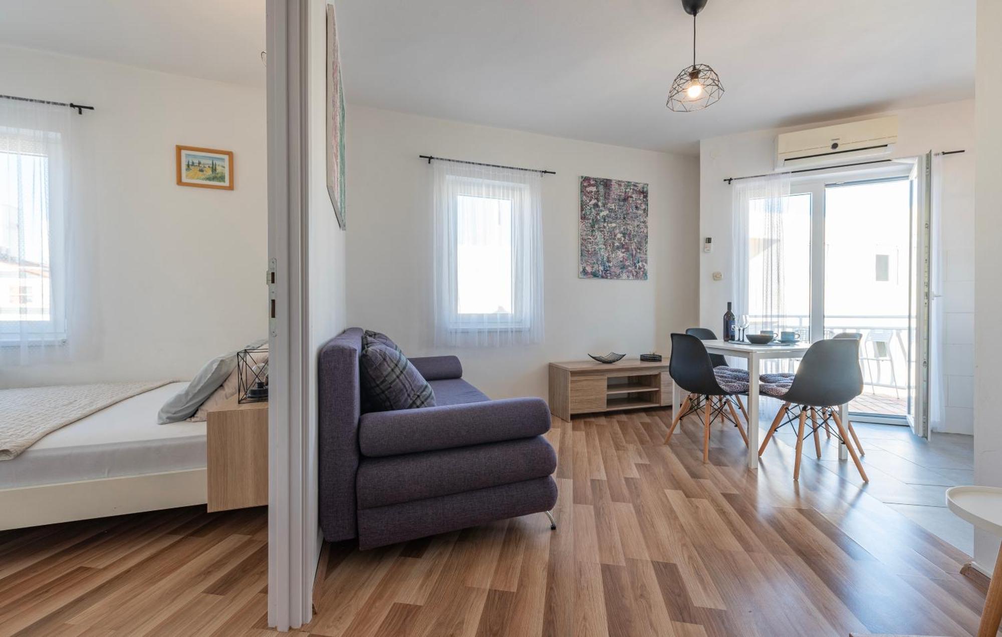 Apartman Iva ノヴァリャ エクステリア 写真