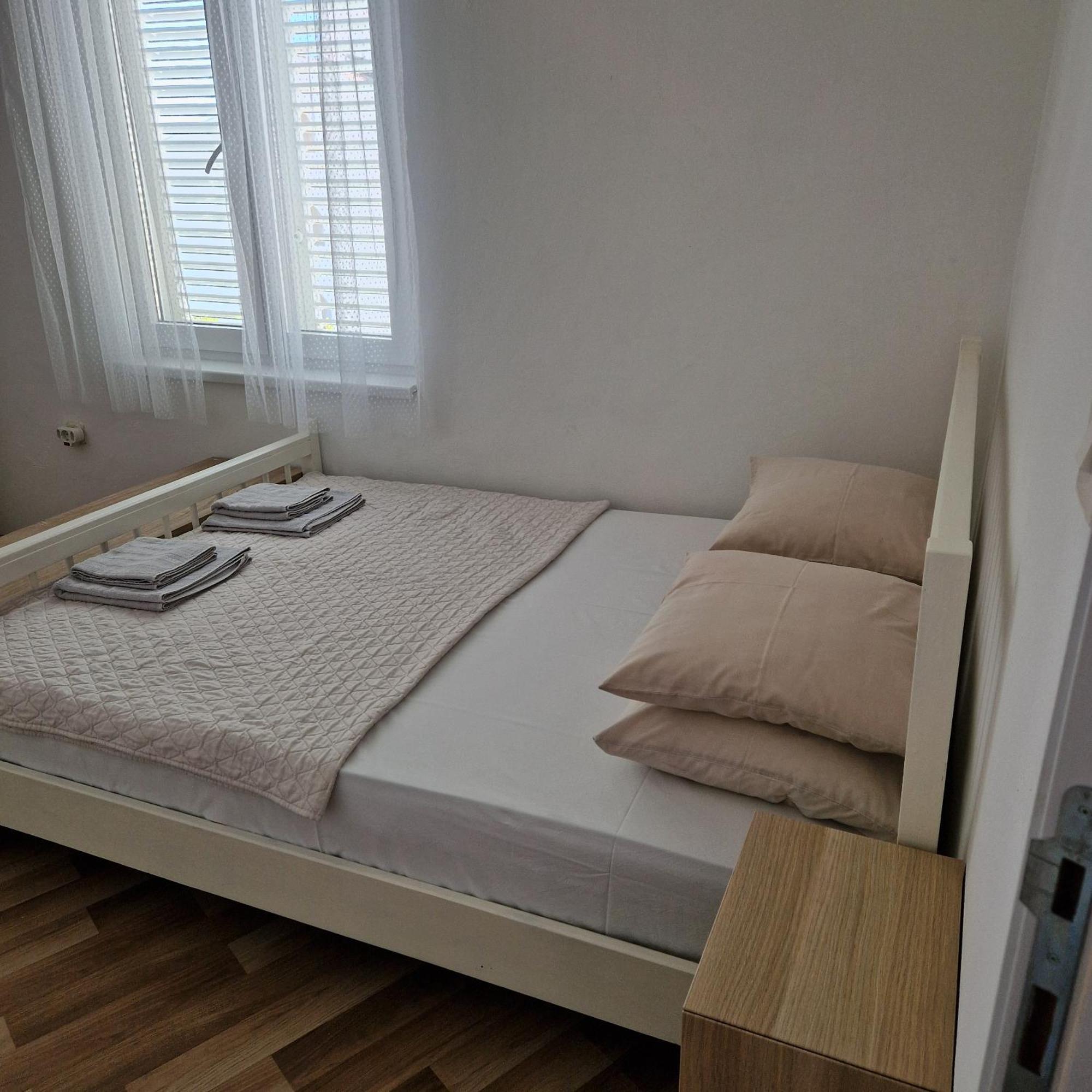 Apartman Iva ノヴァリャ エクステリア 写真